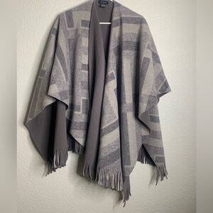 E Studio Gray patterned Cape/Open Poncho Blanket with Fringe